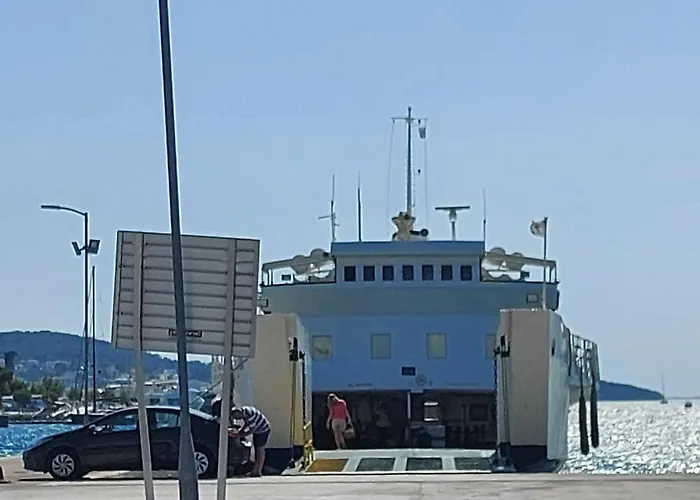 Bijela Kuca בית נופש *