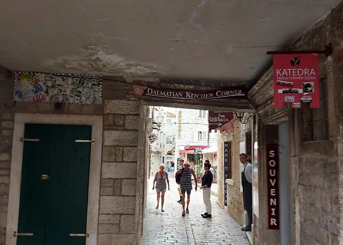 Bijela Kuca בית נופש