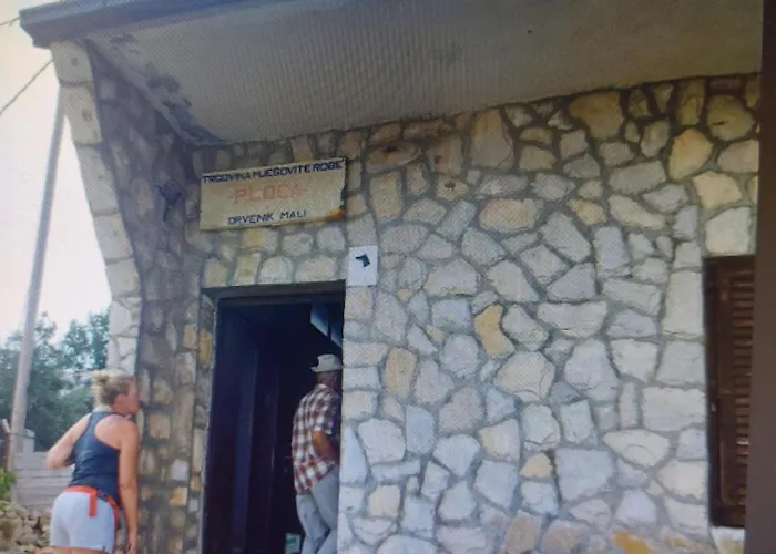 Bijela Kuca בית נופש *