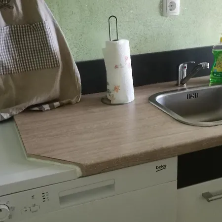 Bijela Kuca * Mali Drvenik