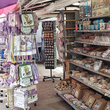 Bijela Kuca * Mali Drvenik