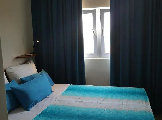 Bijela Kuca * 말리 드르베니크