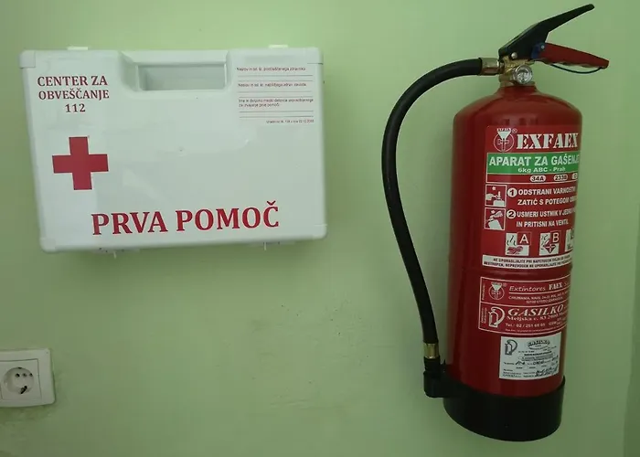 Bijela Kuca Dom wakacyjny *